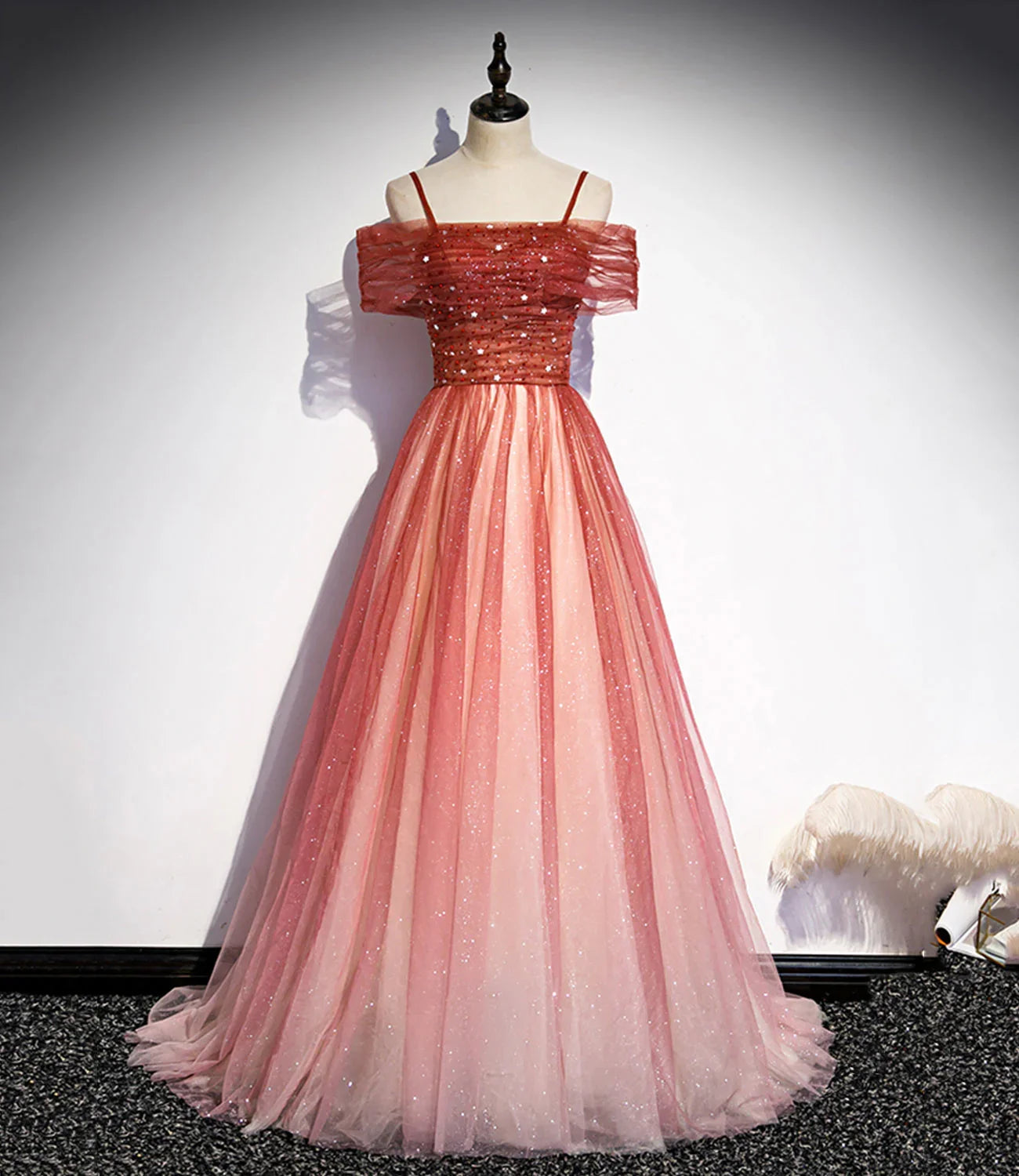 Abito lungo da sera in tulle bordeaux a linea ad A per ballo s75