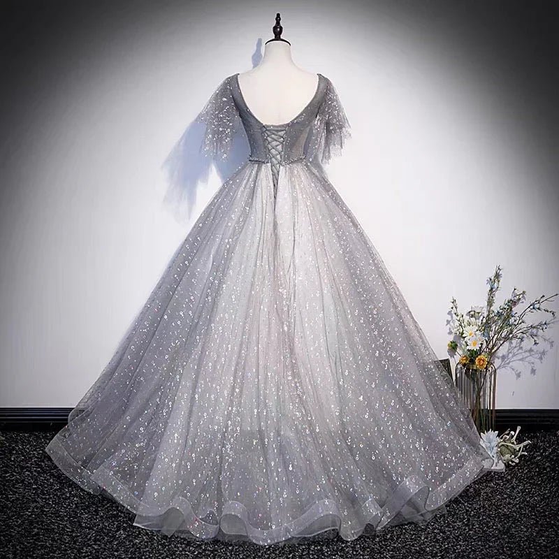Abito lungo da sera a linea A in tulle grigio con paillettes s65