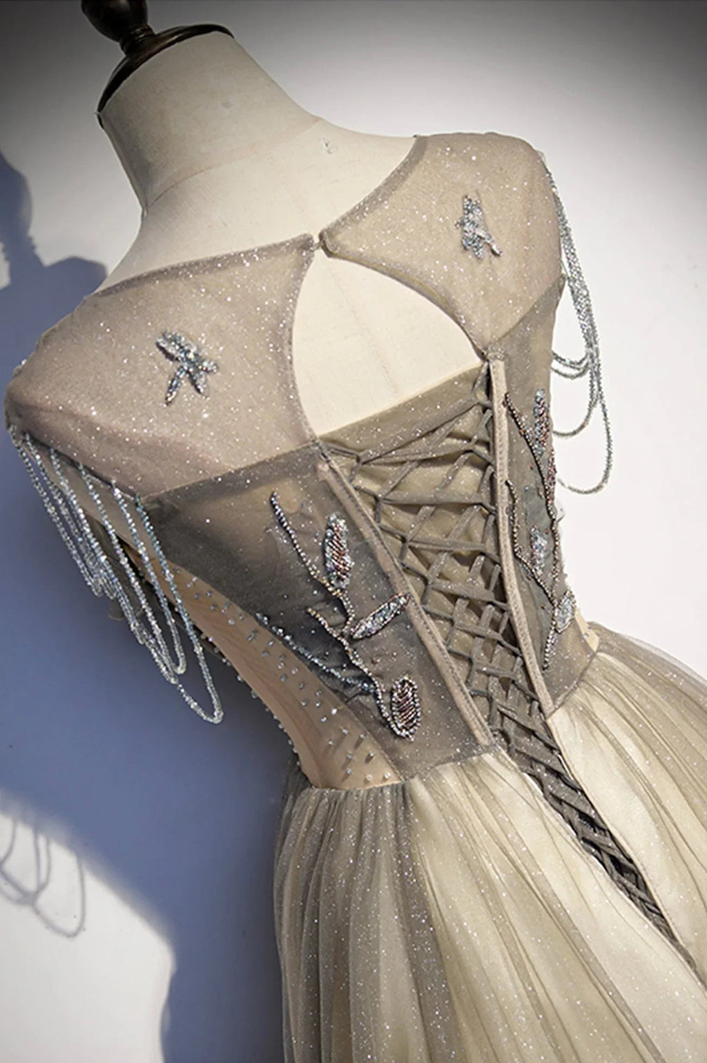 Elegante abito lungo da sera in tulle, modello a linea s108