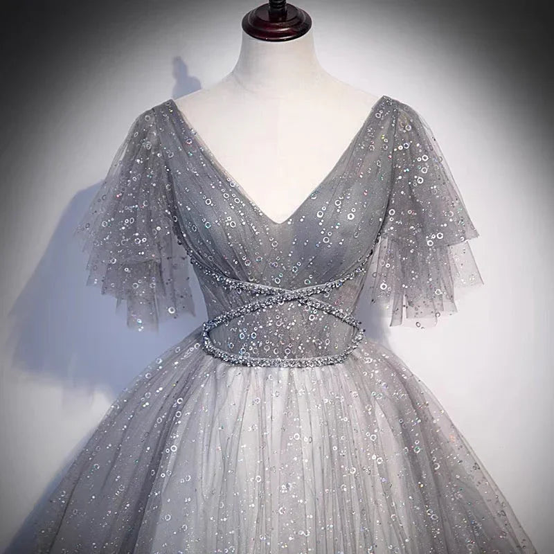 Abito lungo da sera a linea A in tulle grigio con paillettes s65