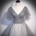 Abito lungo da sera a linea A in tulle grigio con paillettes s65
