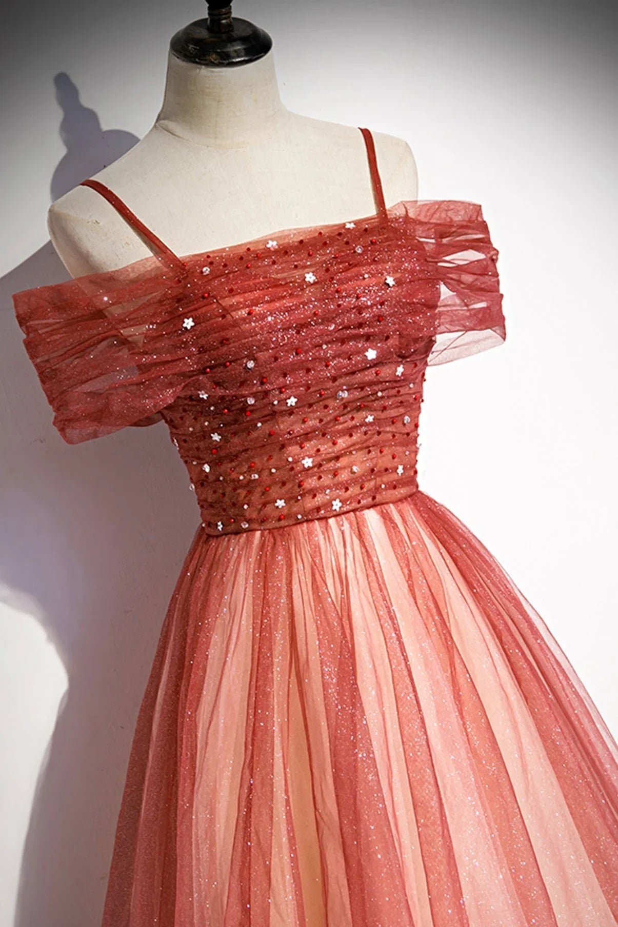 Abito lungo da sera in tulle bordeaux a linea ad A per ballo s75