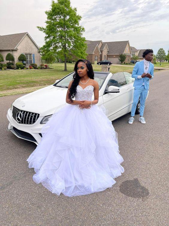 فستان كرة من التول برقبة على شكل قلب Y1320