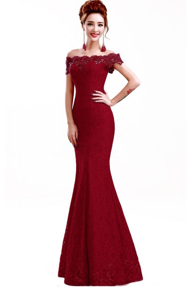 Vestidos de dama de honor con hombros descubiertos, encaje y corte sirena hasta el suelo