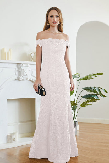 Vestidos de dama de honor con hombros descubiertos, encaje y corte sirena hasta el suelo