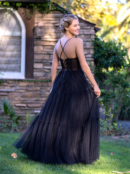 Vestido de fiesta largo hasta el suelo con tirantes finos de tul