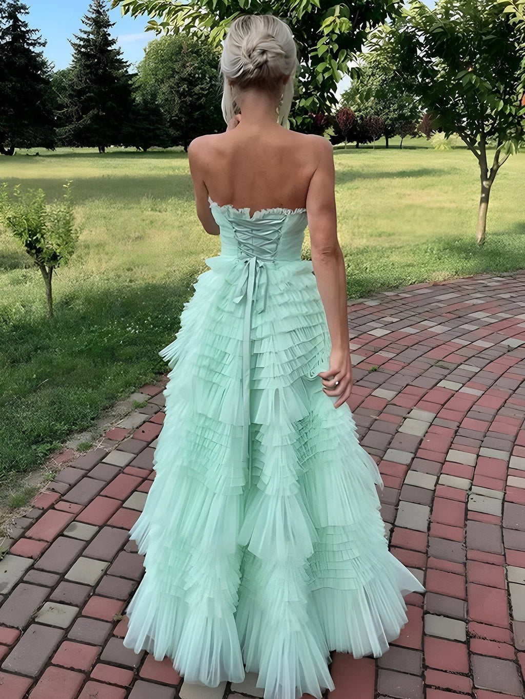 Flovencia| Abito da ballo verde menta senza spalline in tulle con balze a strati e orlo asimmetrico