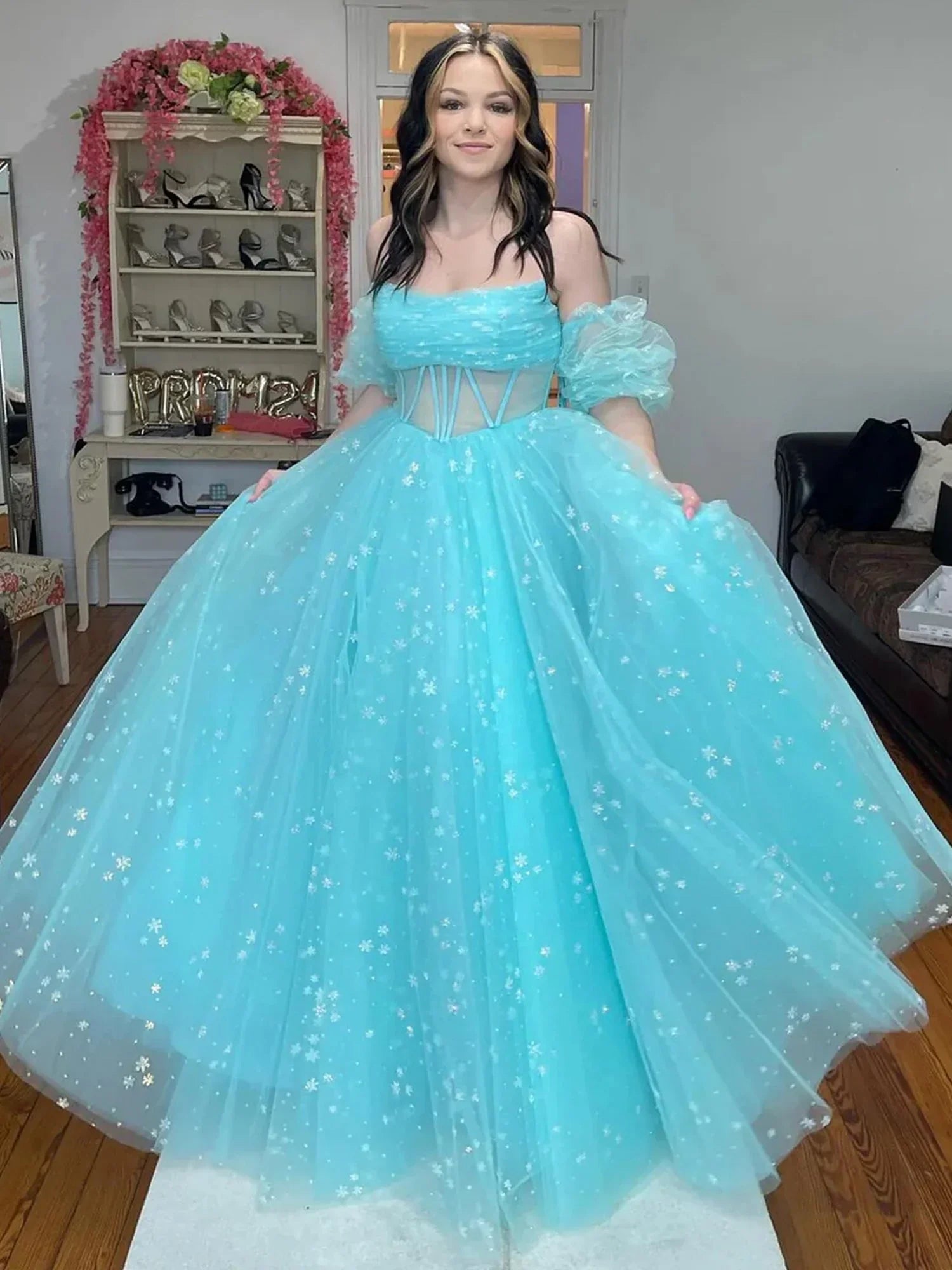 Francis | Abito lungo da sera senza spalline a linea ad A in tulle azzurro acqua con stelle