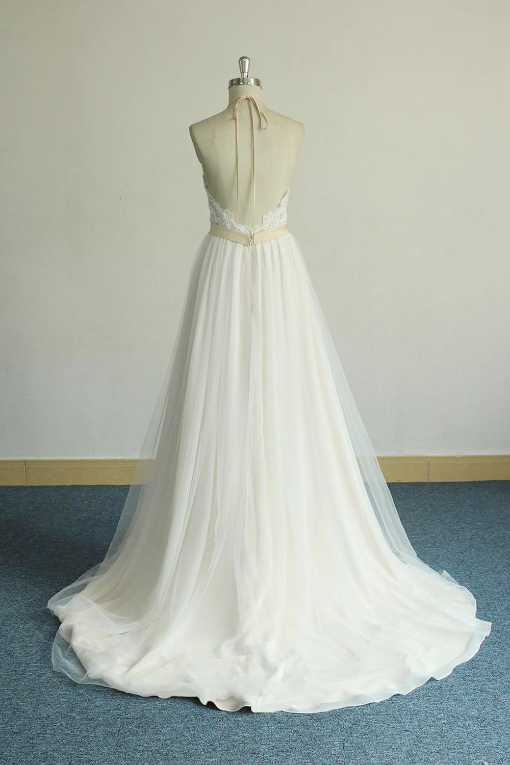 Glamorous Halter Ivory A Line Wedding Dresses Lace Tulle Ruffles Appliques