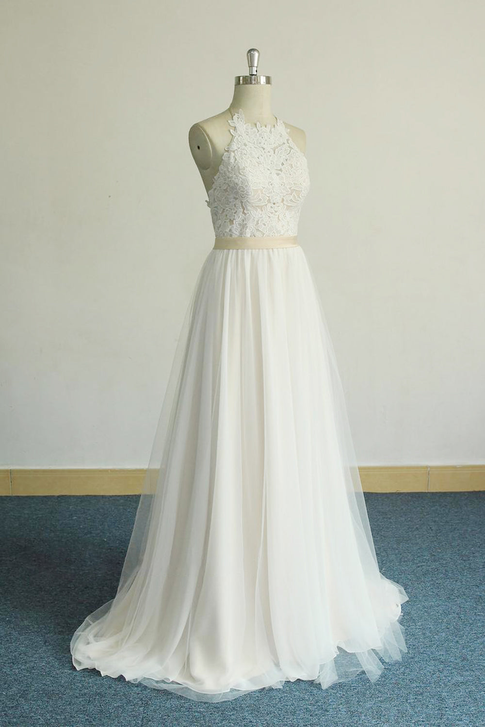 Glamorous Halter Ivory A Line Wedding Dresses Lace Tulle Ruffles Appliques