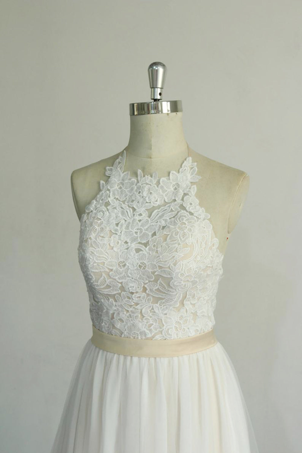 Glamorous Halter Ivory A Line Wedding Dresses Lace Tulle Ruffles Appliques