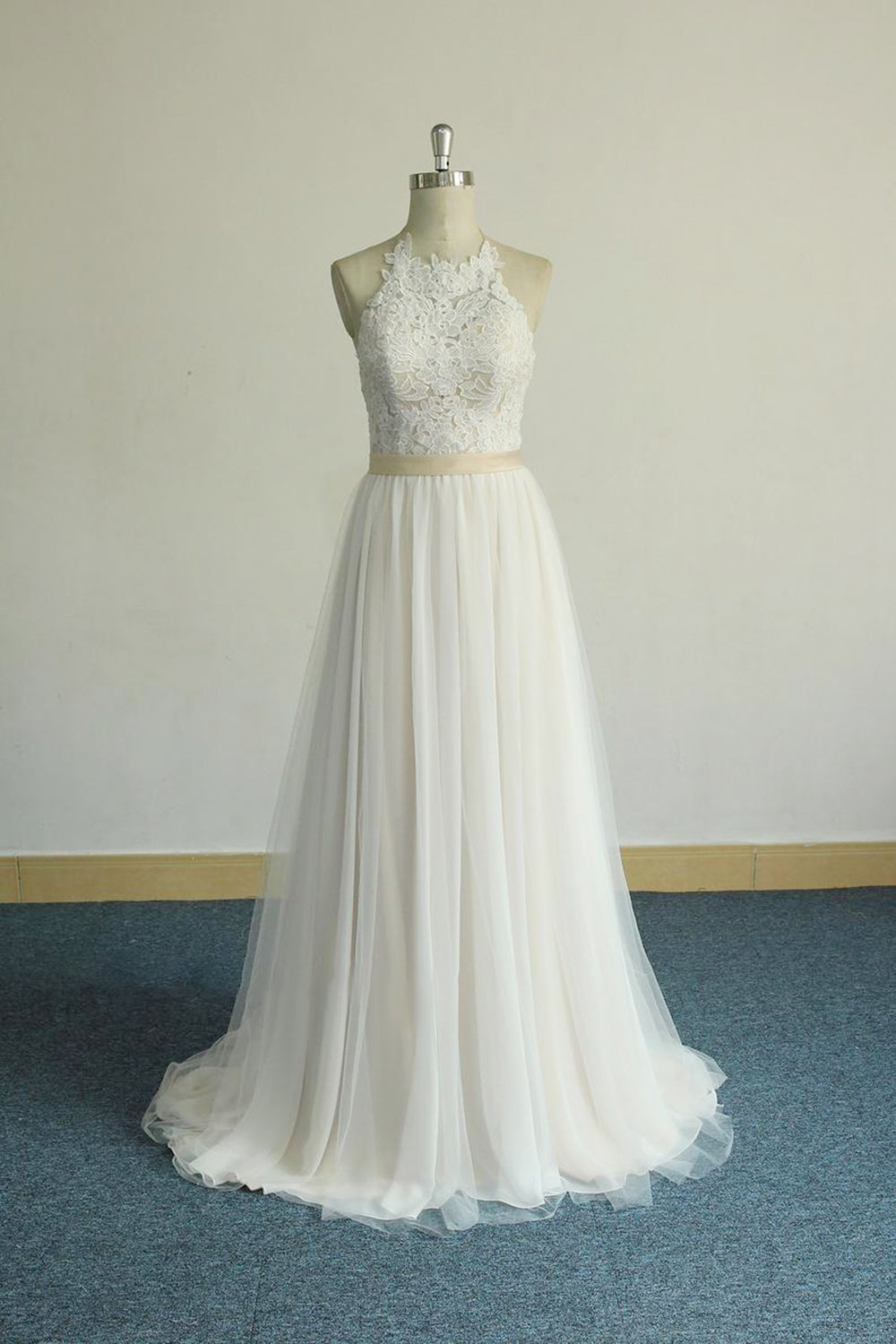 Glamorous Halter Ivory A Line Wedding Dresses Lace Tulle Ruffles Appliques