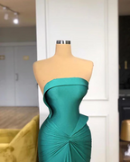 Vestido de Baile Verde Longo e Sem Alças com Cauda, Estilo Sereia, Glamouroso