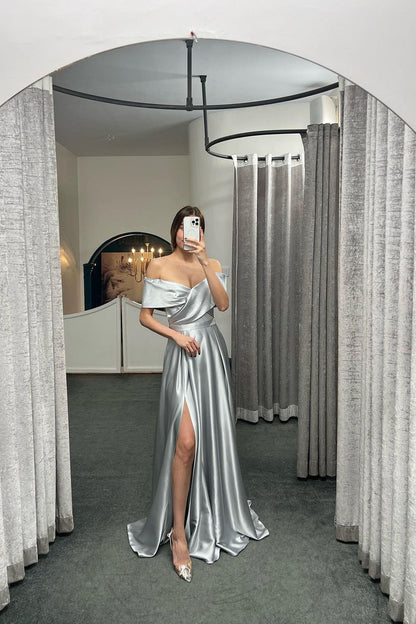 Glamorosos vestidos de fiesta de corte A con hombros descubiertos, volantes y abertura en el cuello color rubí 