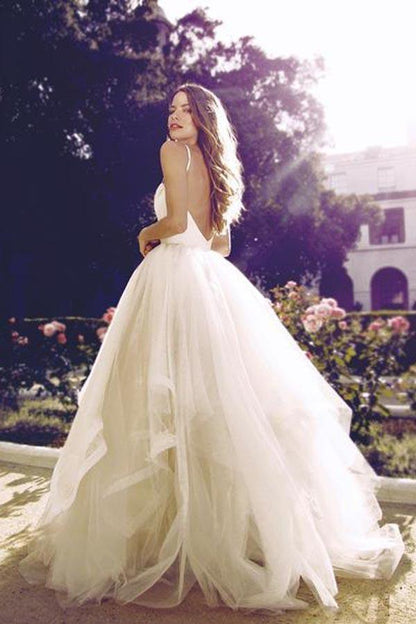 Vestidos de novia de tul con espalda descubierta y tirantes glamorosos en color marfil