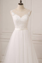 Glamorous Tulle Sleeveless Jewel Neck A Line Wedding Dress White Appliques Gown
