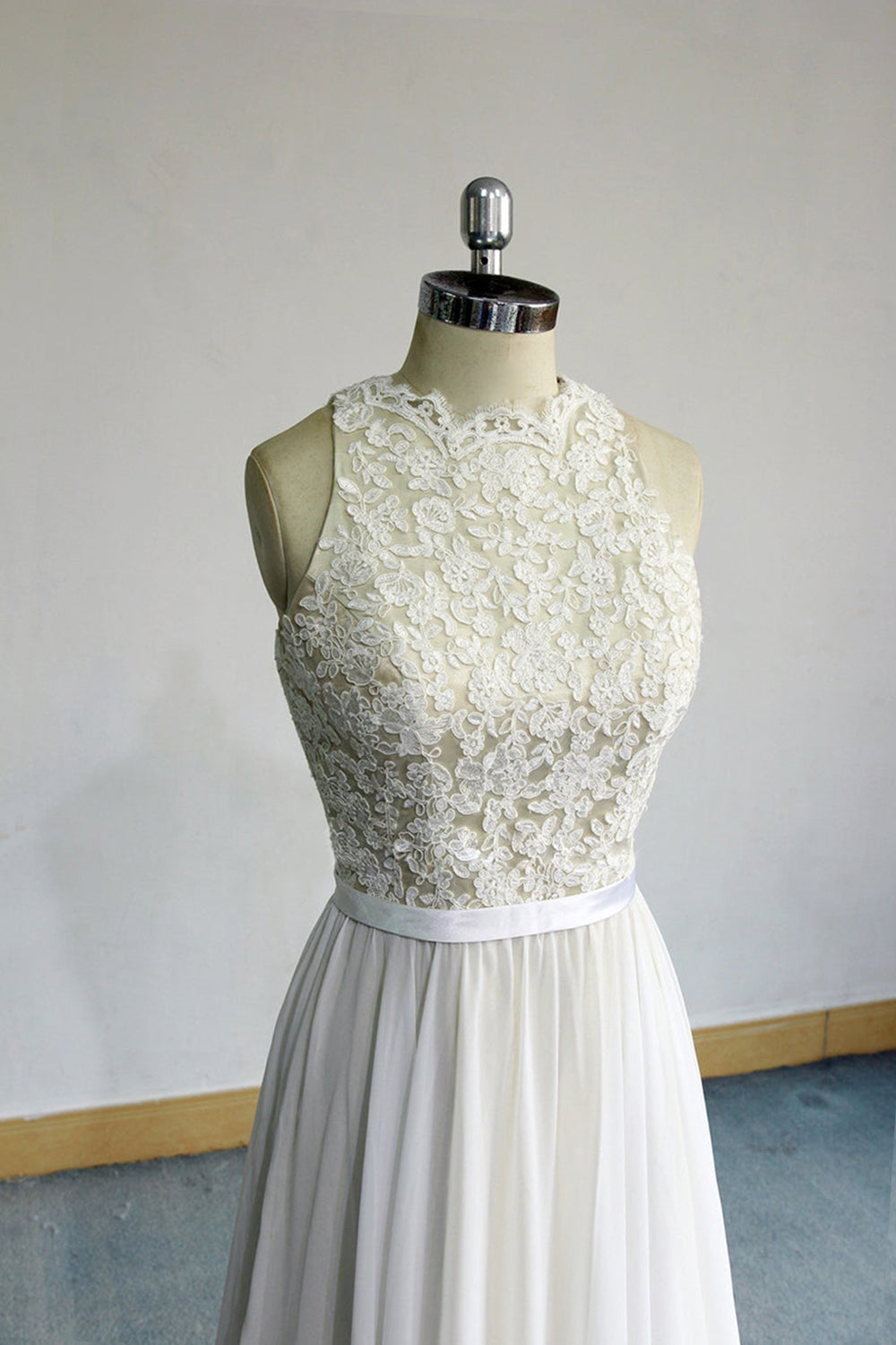 Glamorous White Appliques Chiffon A Line Wedding Dress Sleeveless Ruffles On Sale