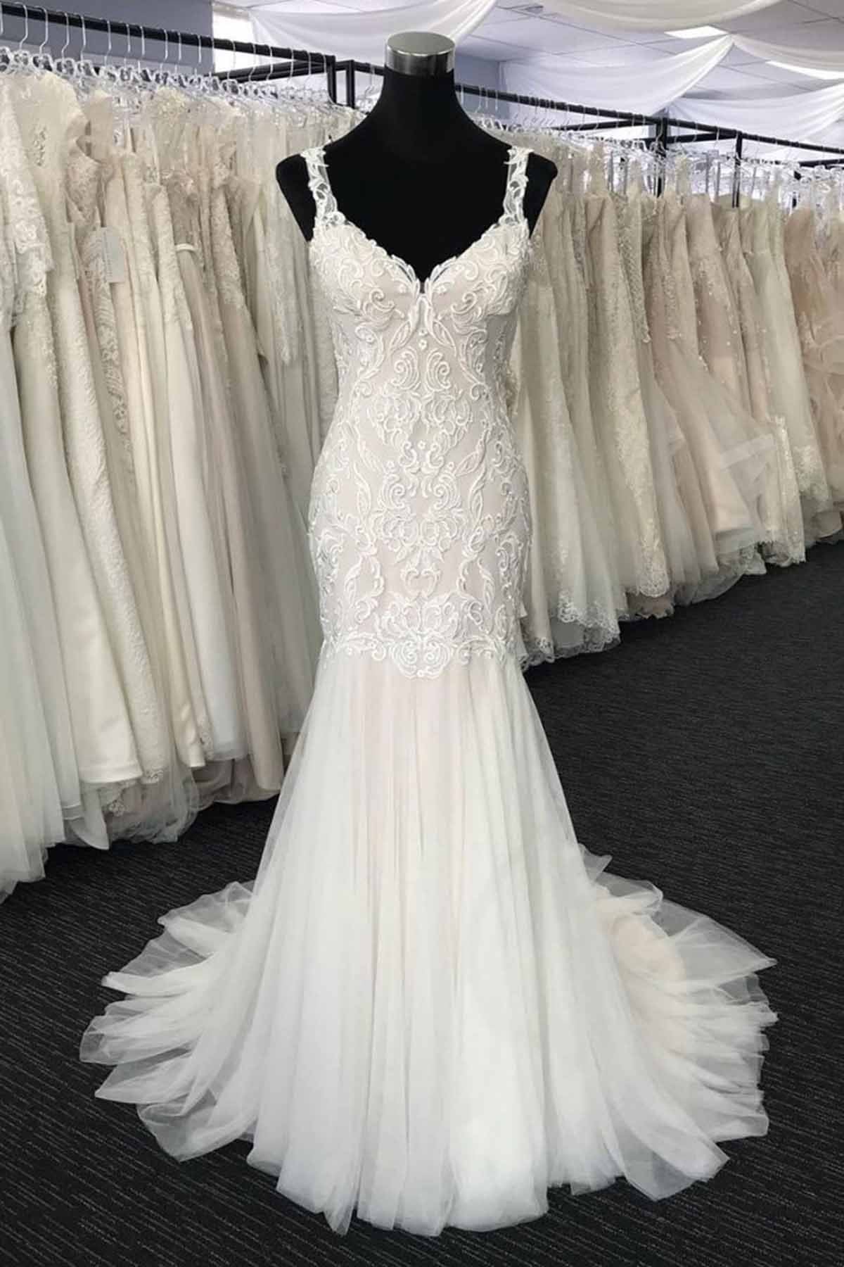 Glamorous White Tulle Mermaid Lace Wedding Dress Sleeveless Sweetheart Neckline