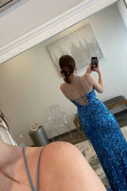 Abito lungo da sera rosso scintillante con scollo a V e nappine