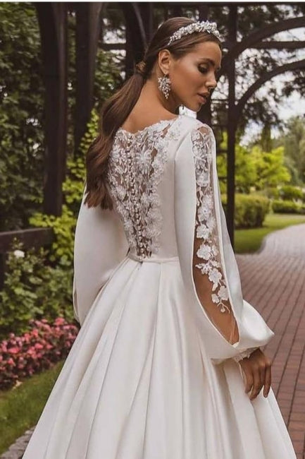 Vestido de Noiva Branco Deslumbrante em Cetim, Corte em A, Manga Comprida, com Aplicações