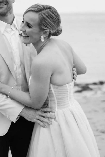 Vestido de Noiva Branco Deslumbrante em Tule, Sem Mangas, Decote Coração e Corte em A