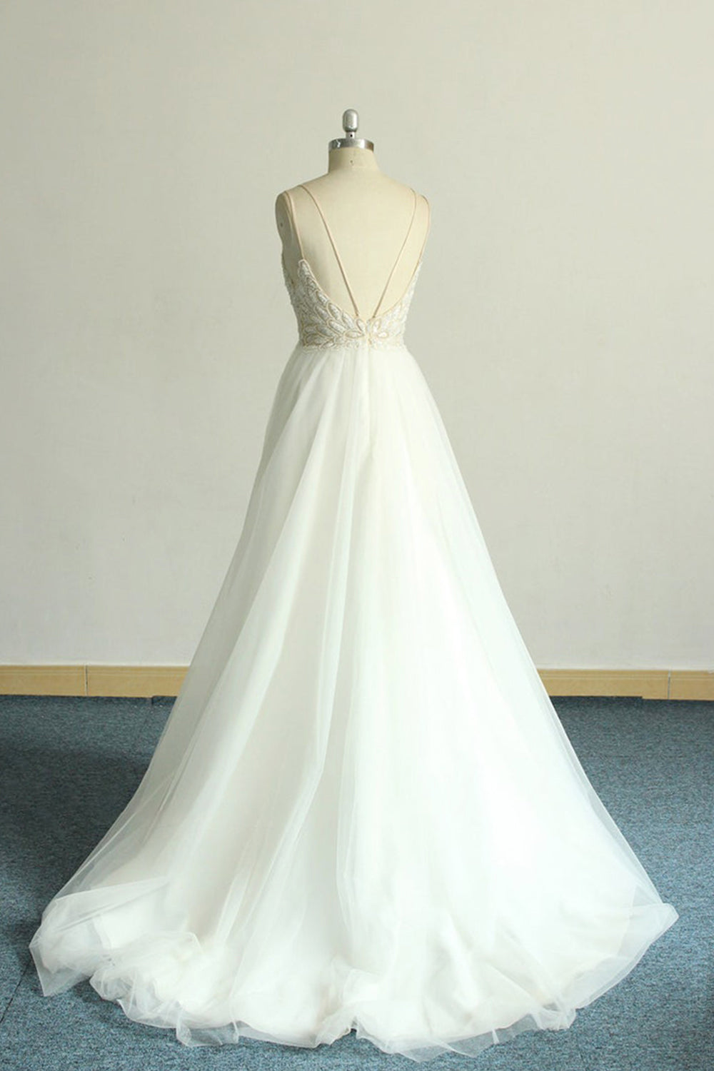 Elegant A Line White Lace Tulle Wedding Dress Sleeveless With Appliques On Sale