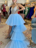 Vestidos de Baile deslumbrantes em azul, com corte evasé alto-baixo, decote em V, tule bordado e cauda