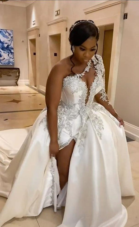 Vestido de Noiva Deslumbrante Comprido em Linha A com Um Ombro, Bordado e Fenda