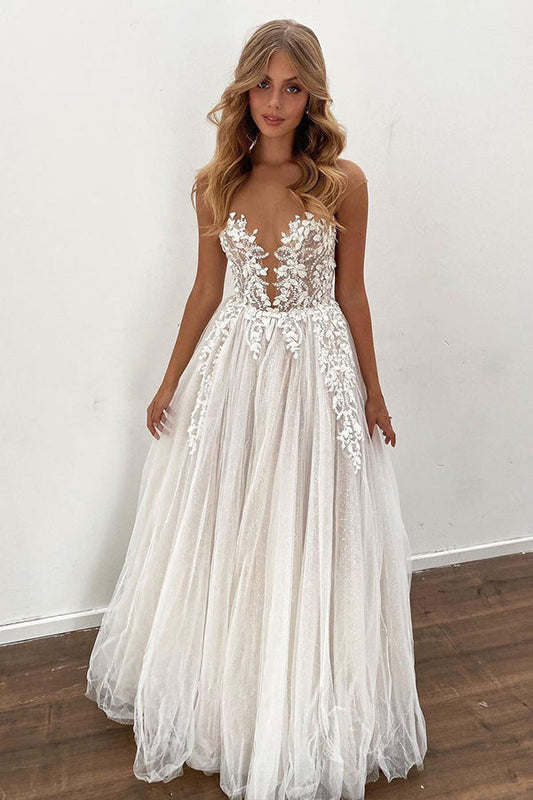Wunderschönes langes A-Linien-Brautkleid mit Tüllapplikationen und Spitze