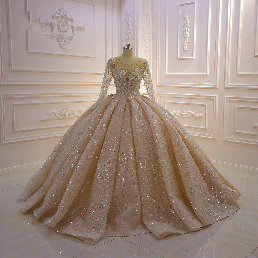 Wunderschönes langes Ballkleid im Bateau-Stil mit Kristallen und Ärmeln