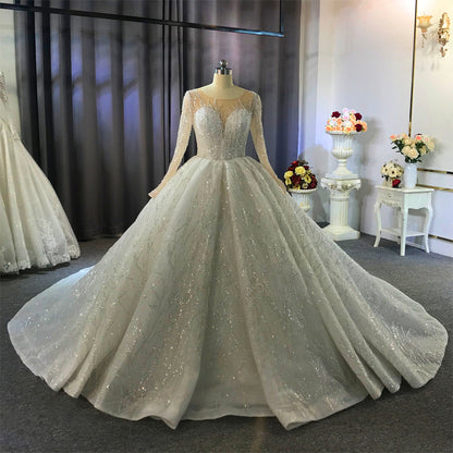Wunderschönes langes Ballkleid im Bateau-Stil mit Kristallen und Ärmeln