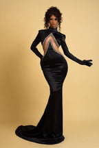 Splendido abito lungo nero da sirena con collo alto e maniche lunghe per cerimonia