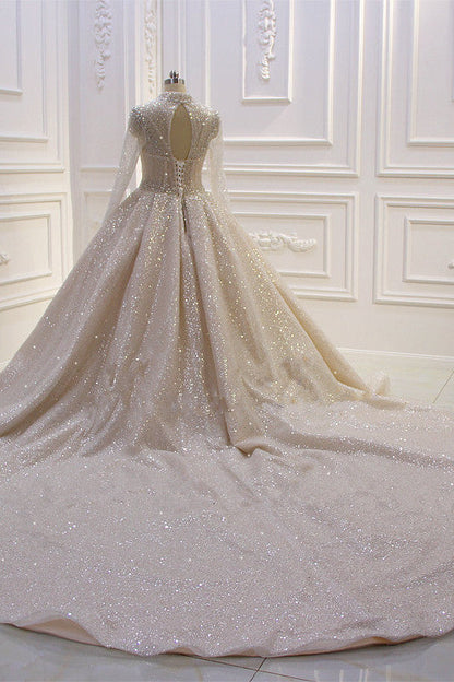 Wunderschönes langes Ballkleid-Brautkleid aus Satin mit hohem Halsausschnitt und Pailletten