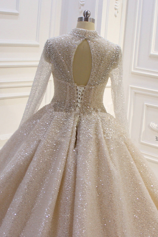 Wunderschönes langes Ballkleid-Brautkleid aus Satin mit hohem Halsausschnitt und Pailletten
