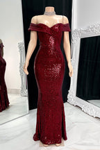 Splendido abito lungo da sera a sirena con spalle scoperte, paillettes e spacco