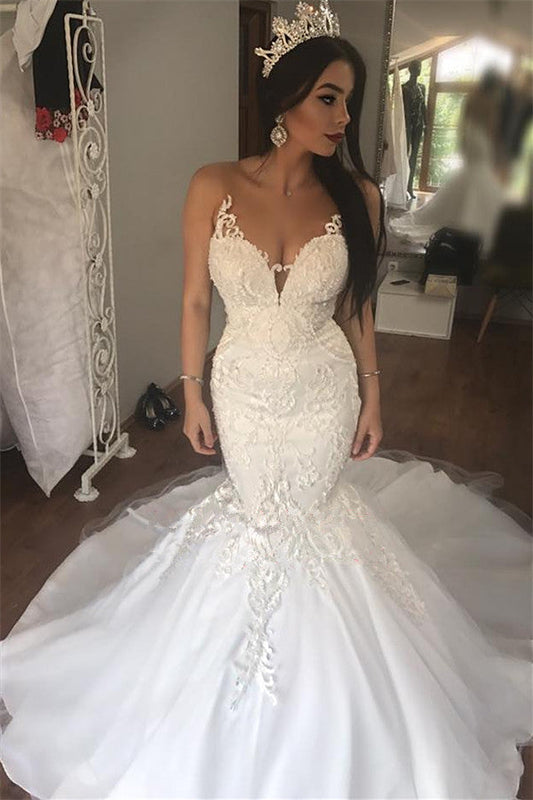 Wunderschönes langes Meerjungfrau-Brautkleid mit Herzausschnitt und Spitze und Knöpfen