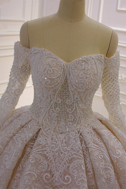 Wunderschönes Ballkleid-Brautkleid mit langen Ärmeln und schulterfreier Spitze