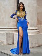 Abito da cerimonia con maniche lunghe in maglina, collo alto e applicazione di sirena splendida