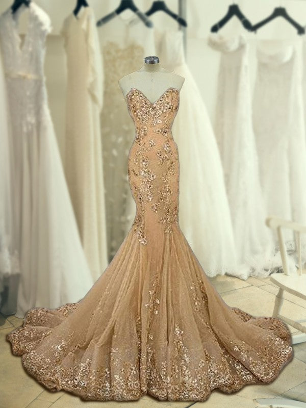 فساتين سهرة رائعة بدون أكمام برقبة قلبية مزينة بالترتر وطبقة تول
