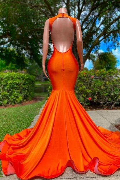 Hermoso vestido de fiesta de sirena de satén elástico sin mangas con escote en V y lentejuelas con apliques
