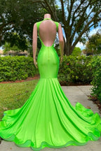Vestido de Baile Sereia em Cetim Elástico, Sem Mangas, com Decote em V e Lantejoulas Deslumbrantes, com Apliques