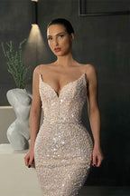 Splendido abito da sera senza maniche a sirena con paillettes e scintillio