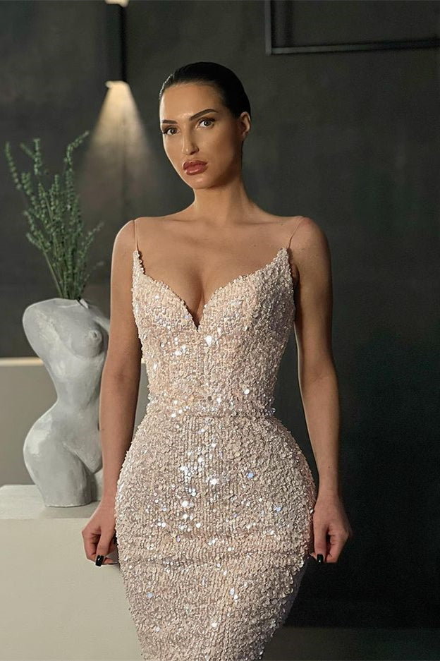 Splendido abito da sera senza maniche a sirena con paillettes e scintillio