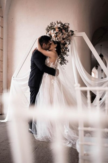 Superbes robes de mariée en tulle sans manches à bretelles spaghetti et coupe évasée avec motif