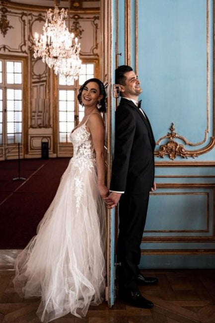 Superbes robes de mariée en tulle sans manches à bretelles spaghetti et coupe évasée avec motif