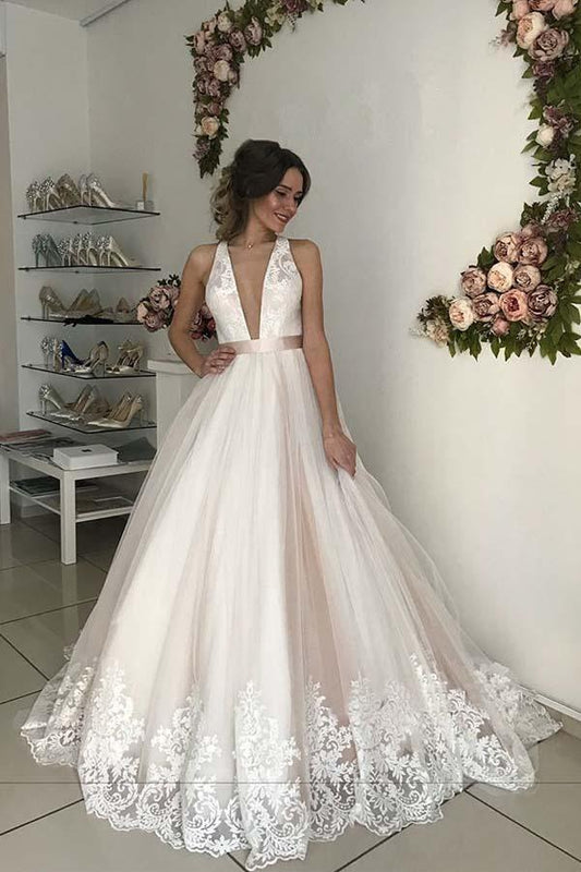 Wunderschöne ärmellose Tüll-Brautkleider mit V-Ausschnitt