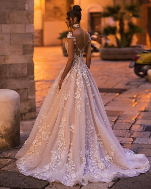 Superbes robes de mariée en ligne A | Robes de mariée en dentelle