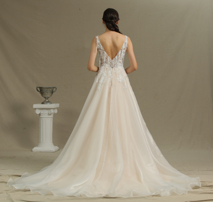 Wunderschöne Brautkleider aus Spitze | A-Linien-Brautkleid