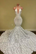 Wunderschönes weißes ärmelloses Ballkleid mit V-Ausschnitt, Meerjungfrauen-Schnitt, Spitzenrock und Blumenverzierung