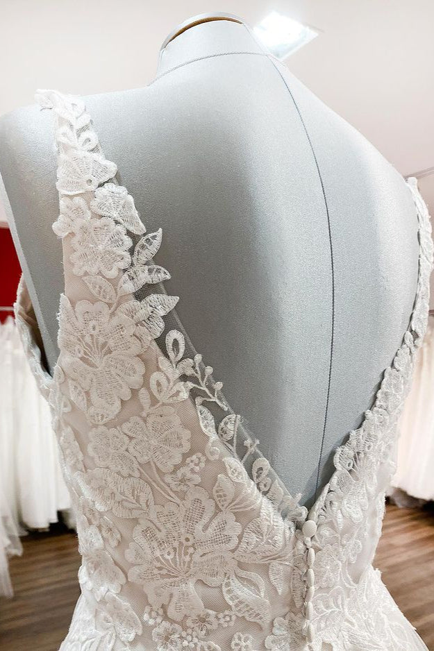Graceful Ivory Tulle V Neck Lace A Line Wedding Dress Backless Sleeveless